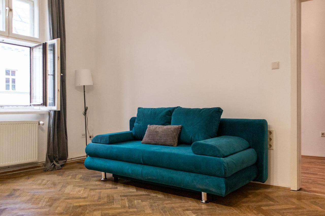 Spacious 2br Apt.-near Wiener Stadthalle Apartment Wien