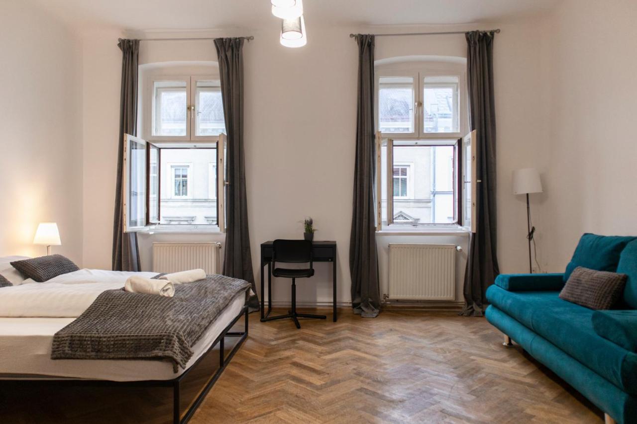 Spacious 2br Apt.-near Wiener Stadthalle Apartment Wien